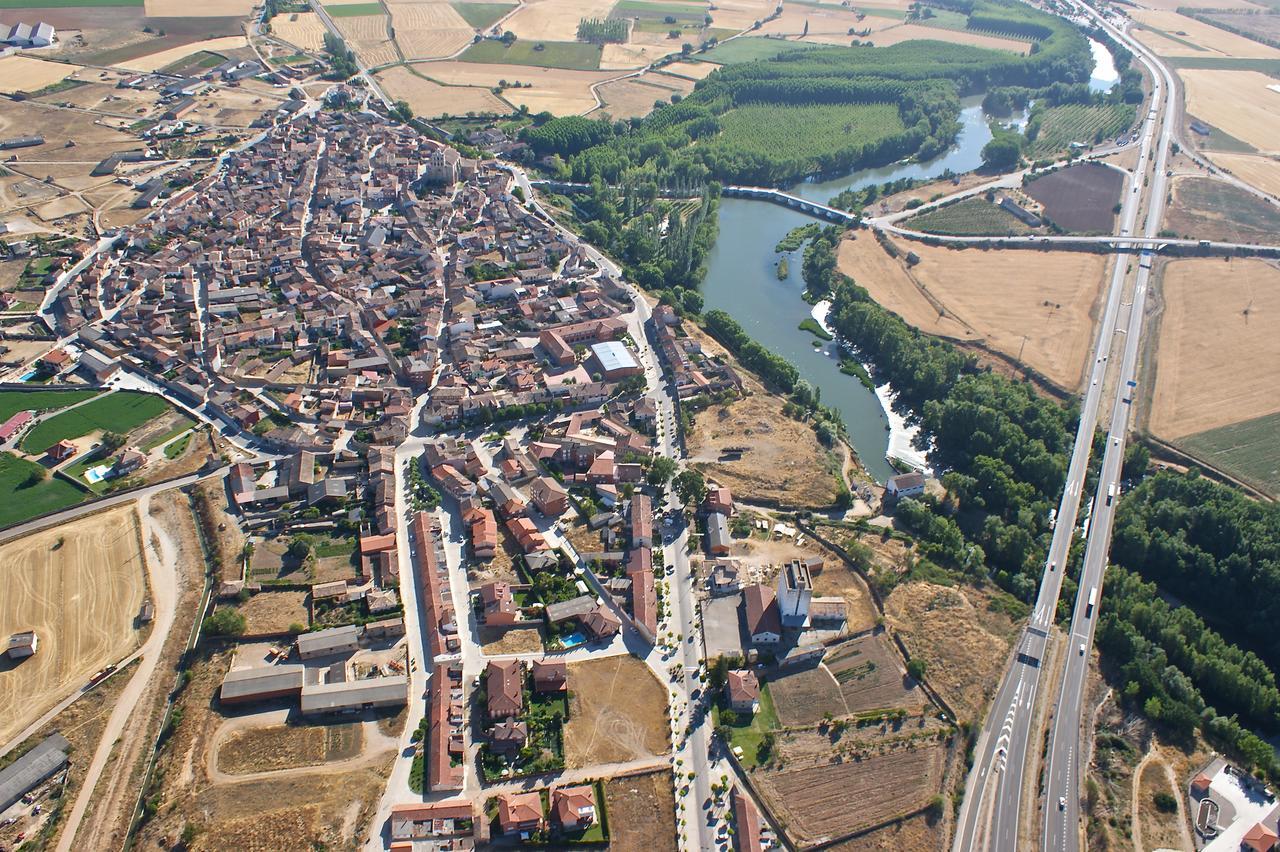 Hostal Carazo Torquemada Екстер'єр фото