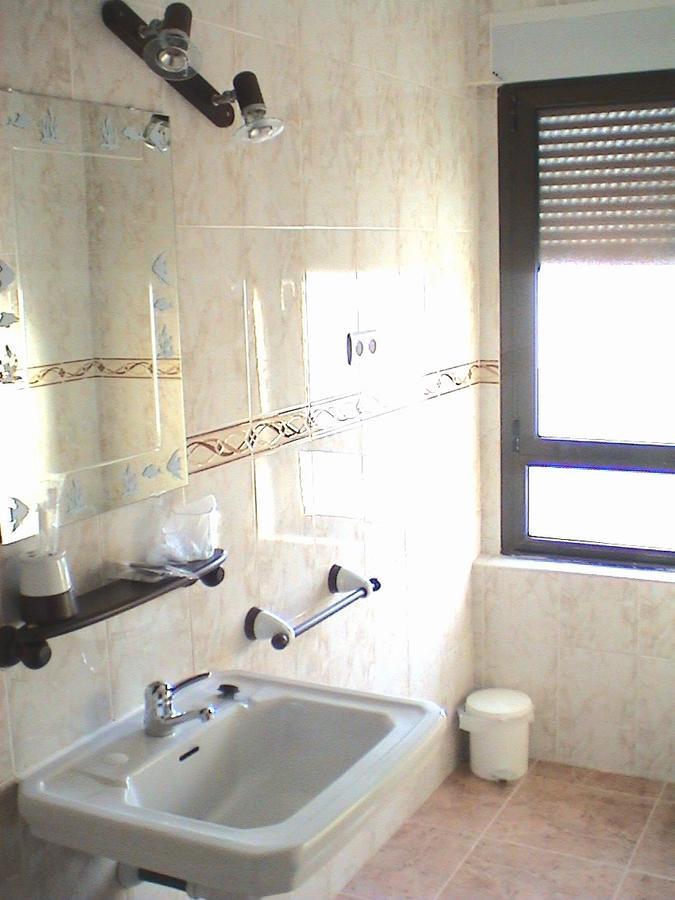 Hostal Carazo Torquemada Екстер'єр фото